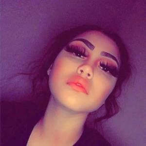 Meet your Posher, Mikhala